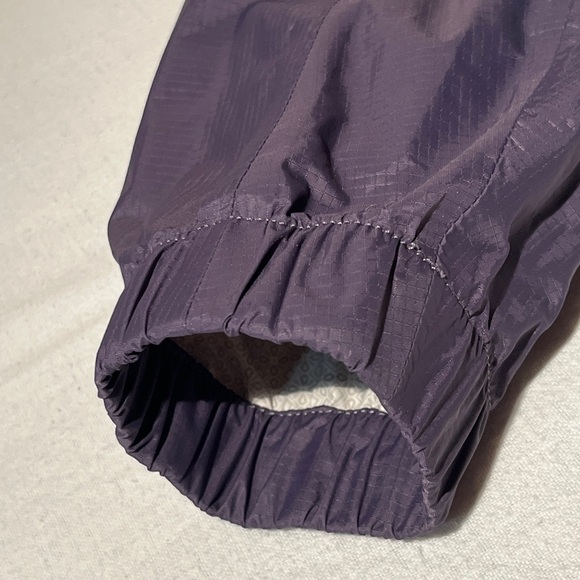 North Face Purple Hyvent Lightweight Rain Jacket- Size L - Picture 11 of 16